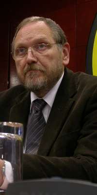 Radomir Naumov, Serbian politician, dies at age 68